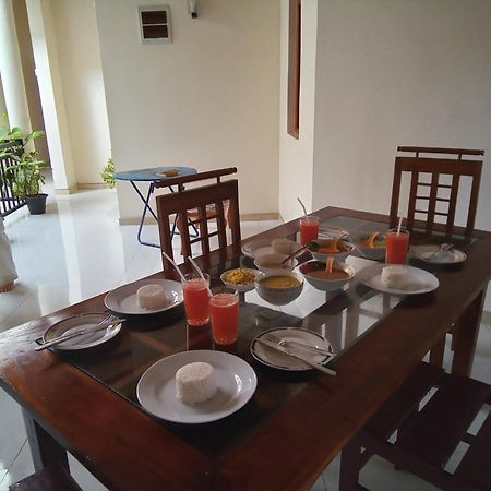 Malwaththa Mount Villa Kandy Bagian luar foto