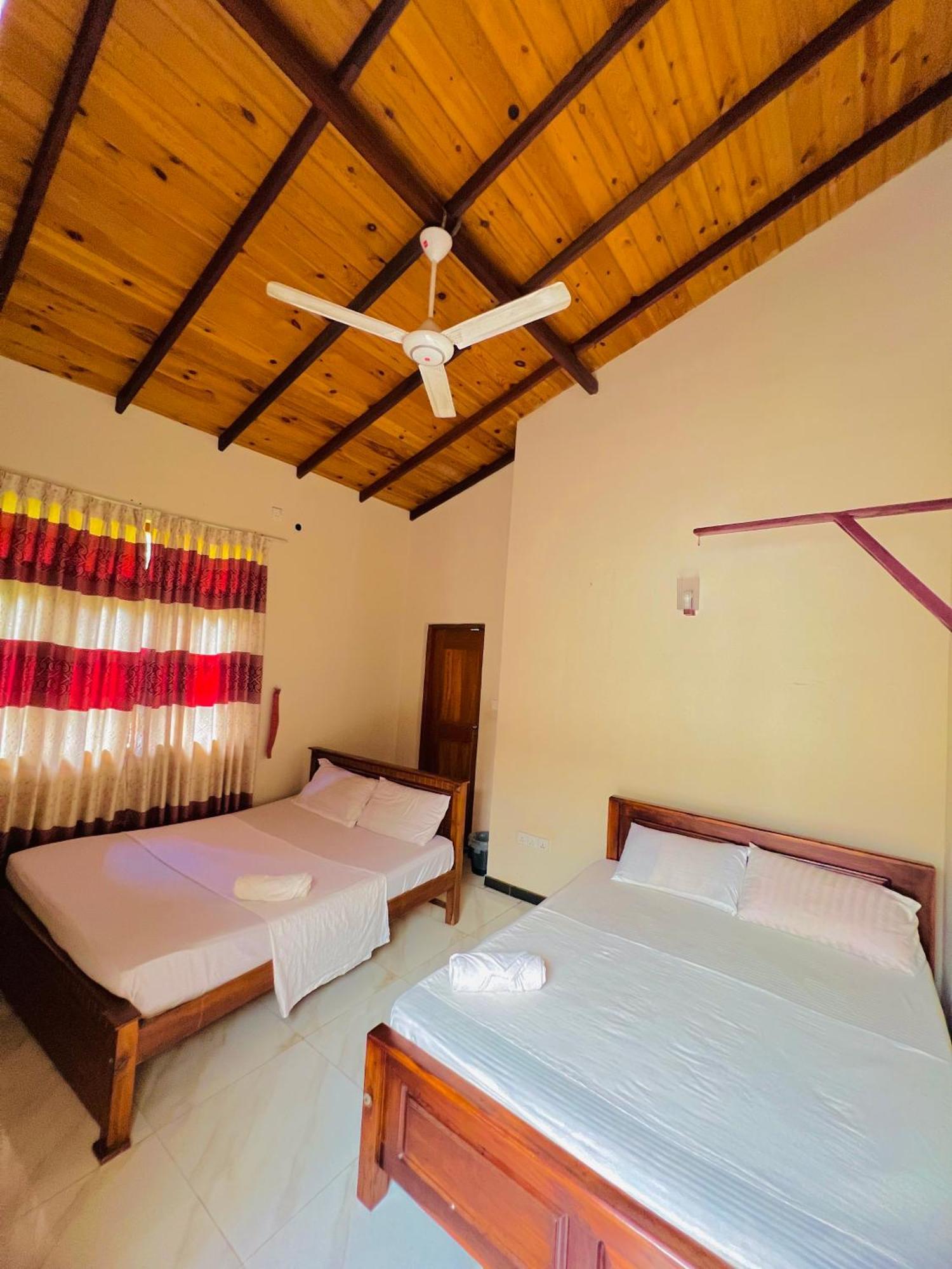 Malwaththa Mount Villa Kandy Bagian luar foto