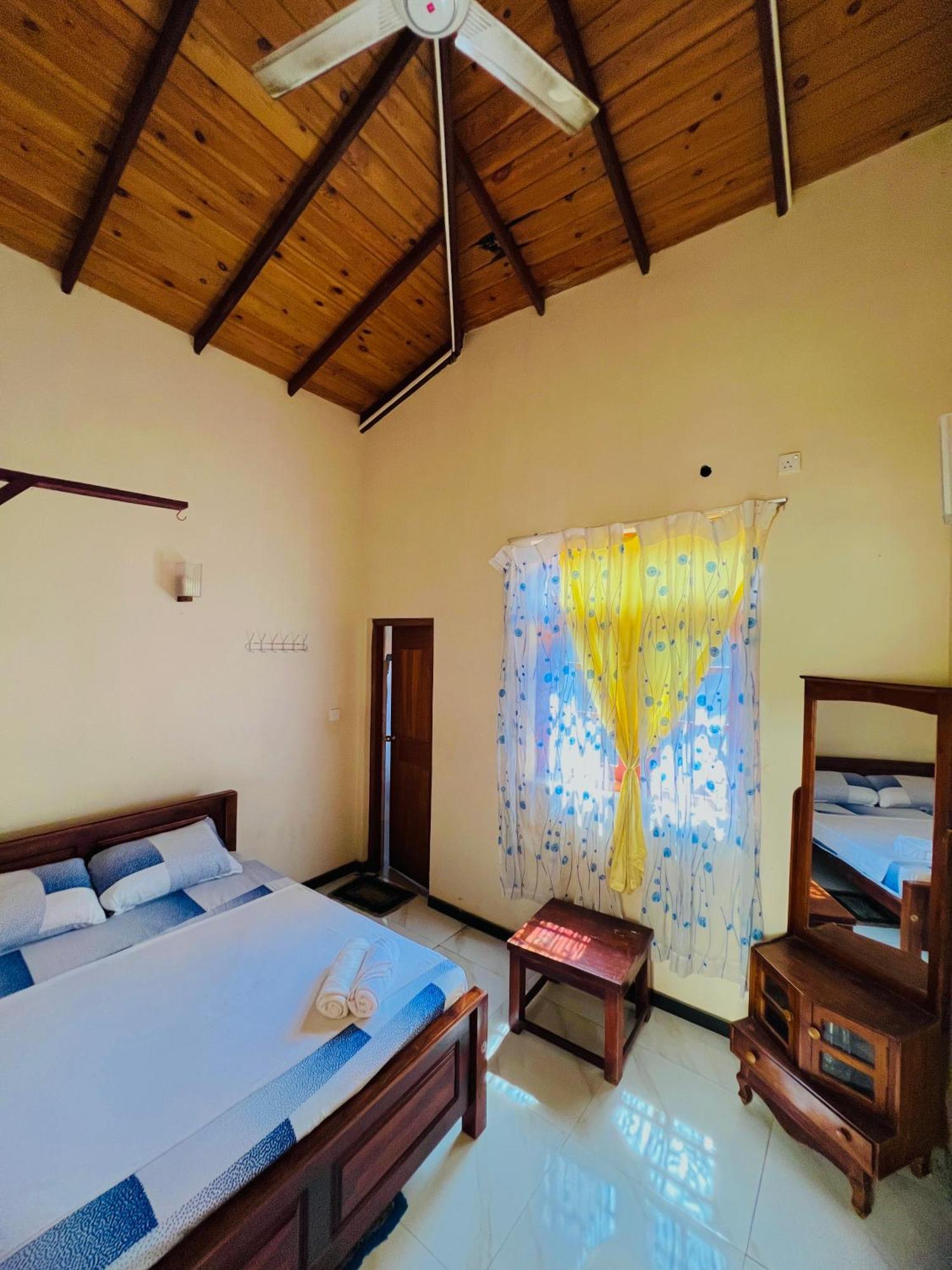 Malwaththa Mount Villa Kandy Bagian luar foto