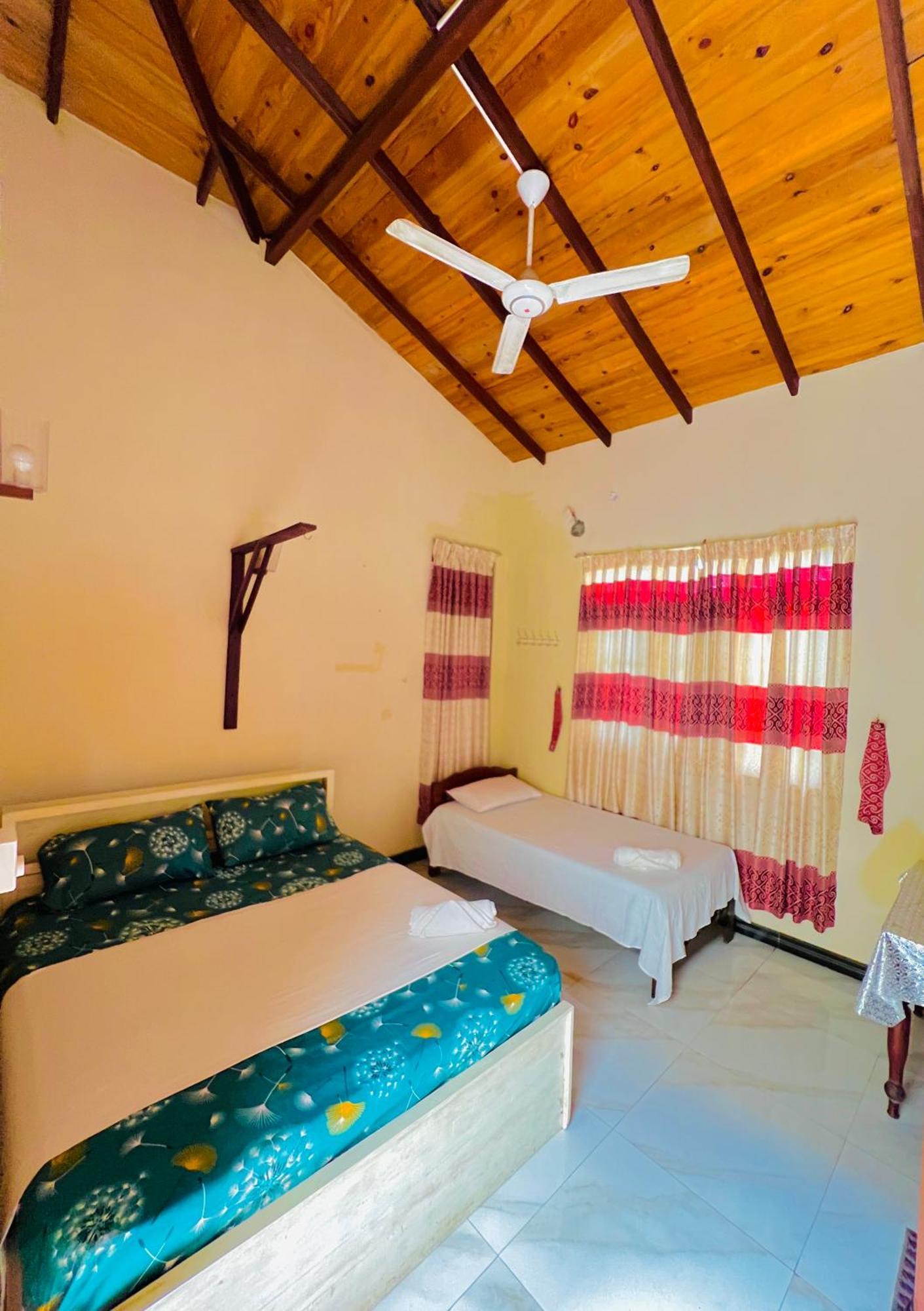 Malwaththa Mount Villa Kandy Bagian luar foto