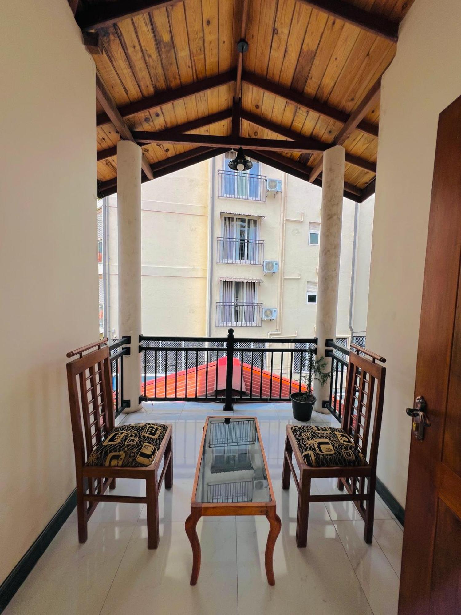 Malwaththa Mount Villa Kandy Bagian luar foto