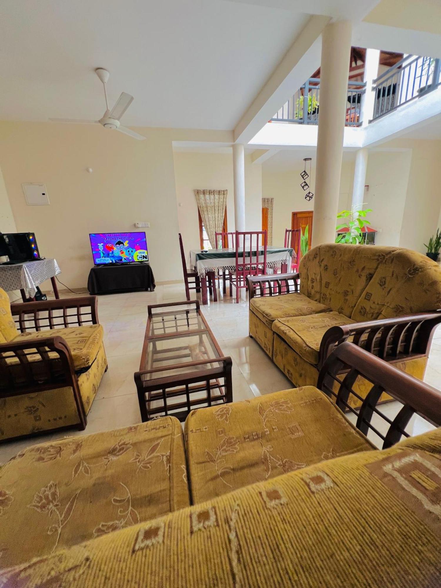 Malwaththa Mount Villa Kandy Bagian luar foto